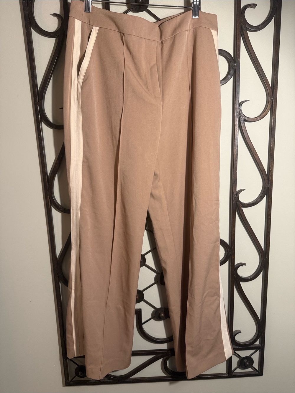 BRAND NEW - NEVER WORN. Women's Beige Wide-Leg Trousers - Picture 3 of 10